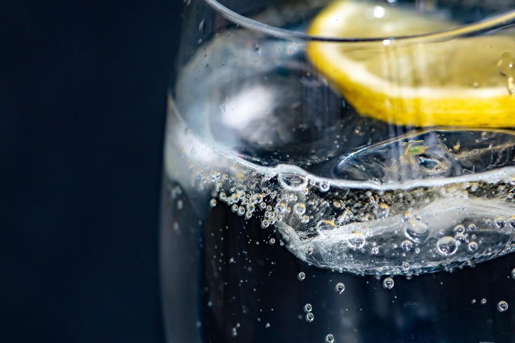 steam coming out of microwave after lemon water heating